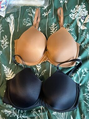 Auden Smooth Molded T-Shirt Bra in Tan and Black
